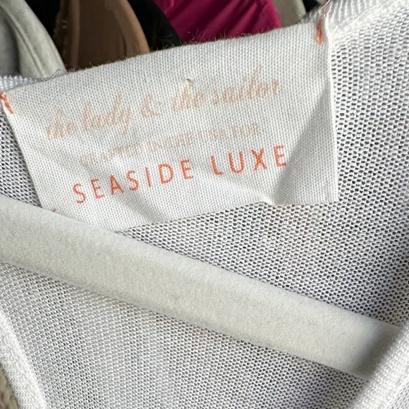 The Lady & The Sailor Crafted In The USA For Seaside Luxe Linen Long Sleeve Top - Picture 4 of 6